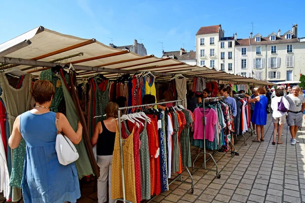 성인 Germain en laye, France - 7 월 16 일 : the market — 스톡 사진
