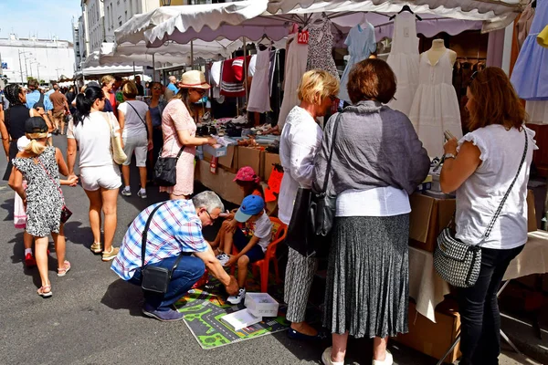 Saint Germain en Laye; Francia - 4 de agosto de 2019: mercado — Foto de Stock