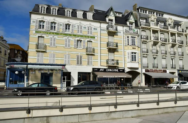 Trouville sur Mer, France - September tDecember 27 2019：picturesque city — 图库照片