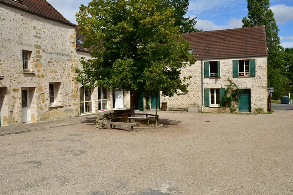Jouy le Moutier; France - september 4 2019 : Ecancourt Farm — Stock Photo, Image