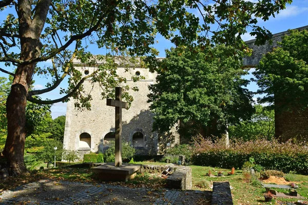 Bouveciennes; 프랑스 - 2019 년 9 월 9 일: 수도교 — 스톡 사진
