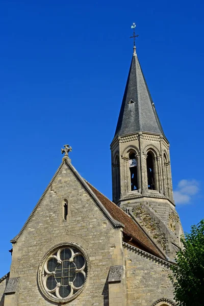 Louveciennes; France - september 9 2019 : church — 图库照片