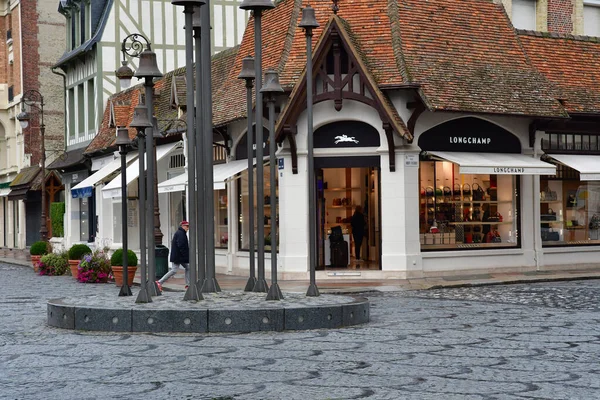 Deauville, França - 27 de setembro de 2019: centro da cidade — Fotografia de Stock