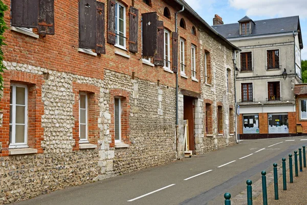 Les Andelys, Frankrijk - 8 augustus 2019: pittoreske stad in de zomer — Stockfoto