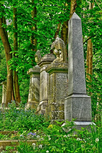 Londres, Inglaterra - 6 de maio de 2019: Cemitério Highgate — Fotografia de Stock