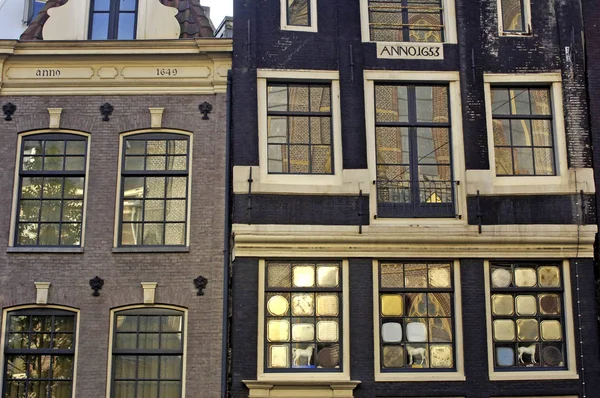 Amsterdam, Nederland - november16 2018: pittoreske stad in w — Stockfoto