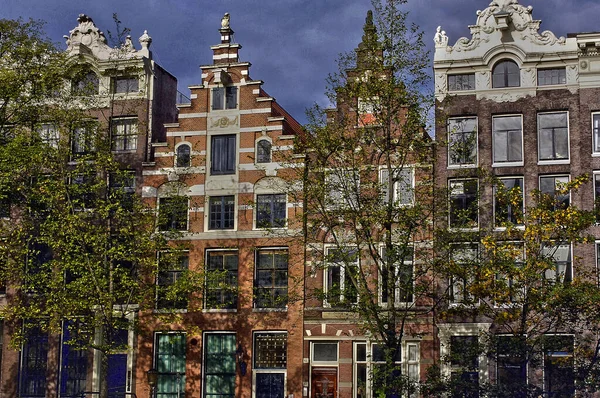 Amsterdam, Países Bajos - noviembre16 2018: pintoresca ciudad en w — Foto de Stock