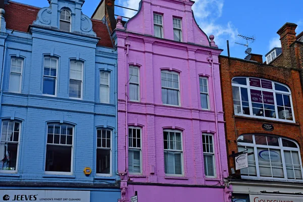 London; Hampstead, Anglia - 2019. május 5.: Hampstead kerület — Stock Fotó