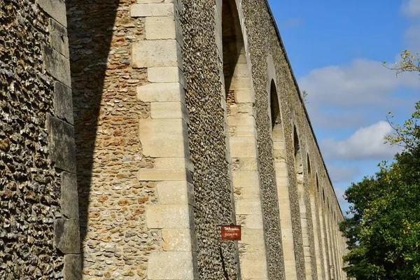 Louveciennes; France - september 9 2019 : aqueduct — стокове фото