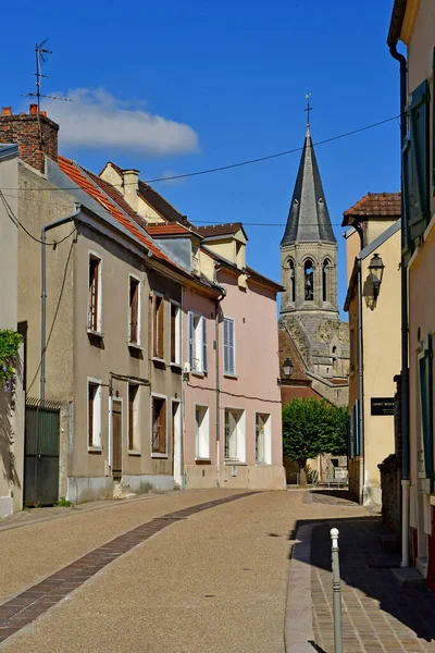 Louveciennes; France - sSeptember 9 2019: village — стоковое фото
