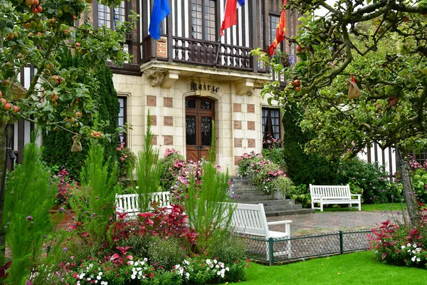 Deauville, Fransa - 27 Eylül 2019: Belediye Binası — Stok fotoğraf