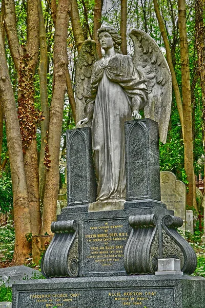 英国伦敦-2019年5月6日: 海格特公墓 — 图库照片