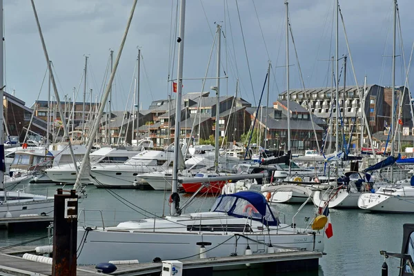 Deauville, Frankrike - 27 september 2019: marina — Stockfoto