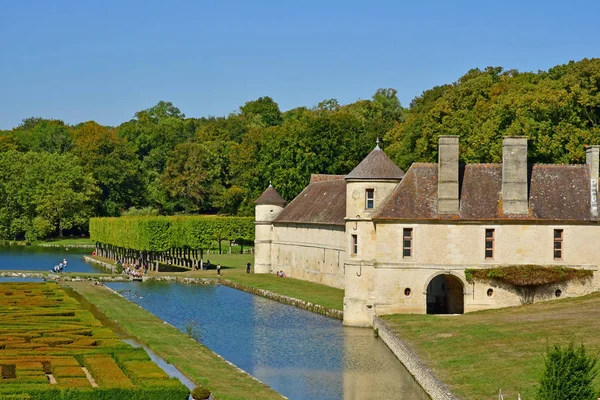 Villarceaux, France - september 9 2019 : historical castle — Stok fotoğraf