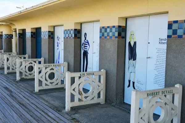 Deauville, Frankrike - 27 september 2019: Les Planches nära be — Stockfoto