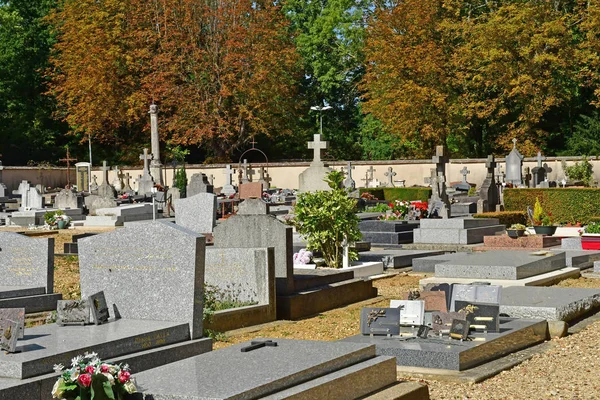 Louveciennes; Frankreich - 9. September 2019: Friedhof — Stockfoto