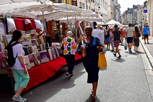 Сен-Жермен; Франция - 4 августа 2019 года: рынок — стоковое фото