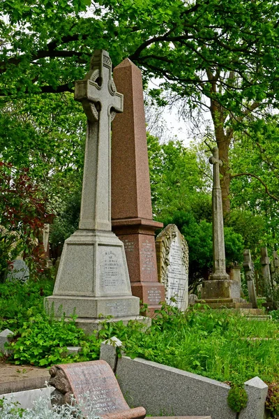 Londres, Inglaterra - 6 de maio de 2019: Cemitério Highgate — Fotografia de Stock