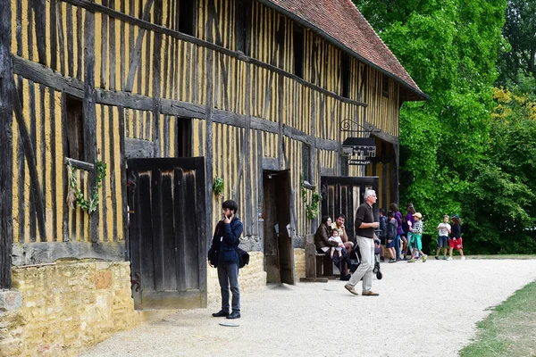 Crevecoeur en Auge; Frankrijk - 8 augustus 2019: historisch kasteel — Stockfoto