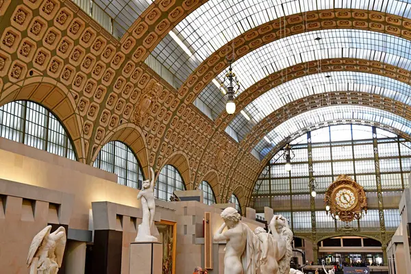 Paris; France - novembre 22 2019 : the Orsay museum — Stock Photo, Image