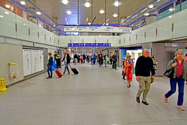 Londres, Inglaterra - 1 de maio de 2019: Estação de Saint Pancras — Fotografia de Stock