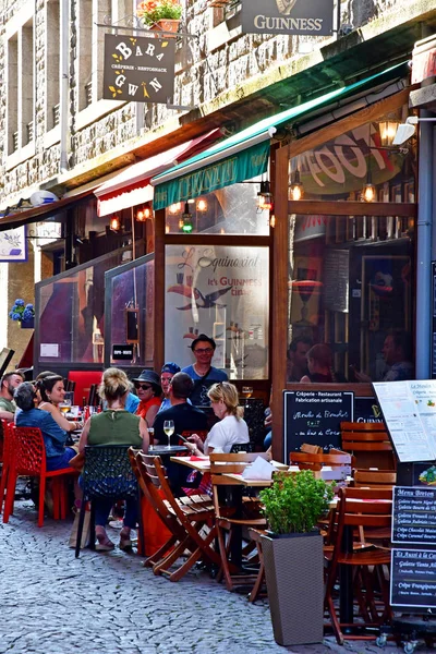 Saint Malo; Francia - 28 de julio de 2019: pintoresca ciudad en verano —  Fotos de Stock