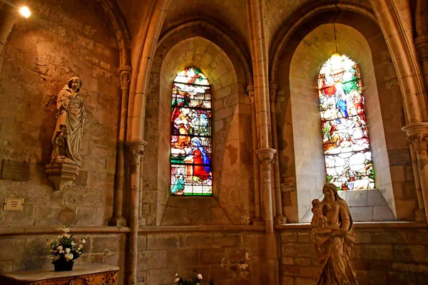 Ле-Анделис, Франция - 8 августа 2019 года: церковь Святого Совёра — стоковое фото