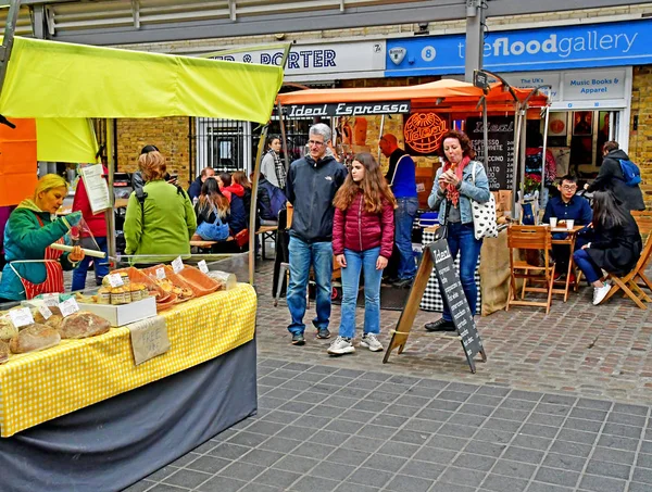 Londýn, Greenwich; Anglie - květen 5 2019: Greenwich market — Stock fotografie