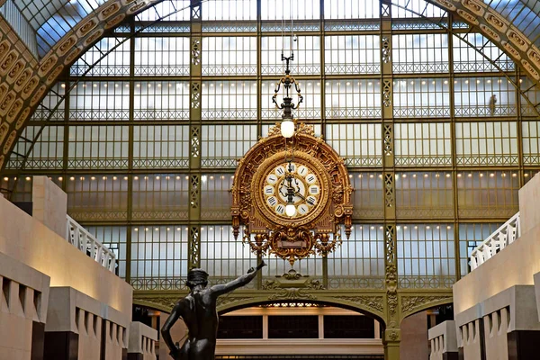 Paris; France - novembre 22 2019 : the Orsay museum — Stock Photo, Image