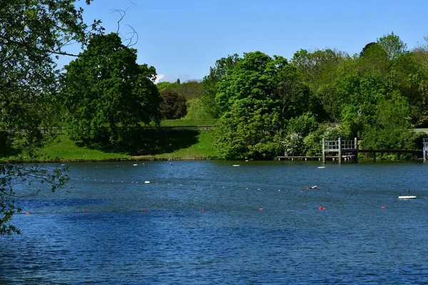 Londen; Hampstead, Engeland - 5 mei 2019: Hampstead Heath — Stockfoto