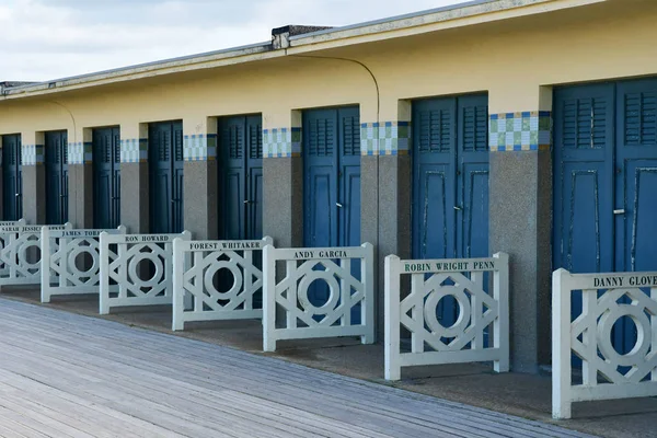 Deauville, france - september 27 2019: les planches in der nähe des be — Stockfoto