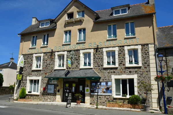Le Vivier sur Mer; 프랑스 - 2019 년 7 월 28 일: 레스토랑 — 스톡 사진