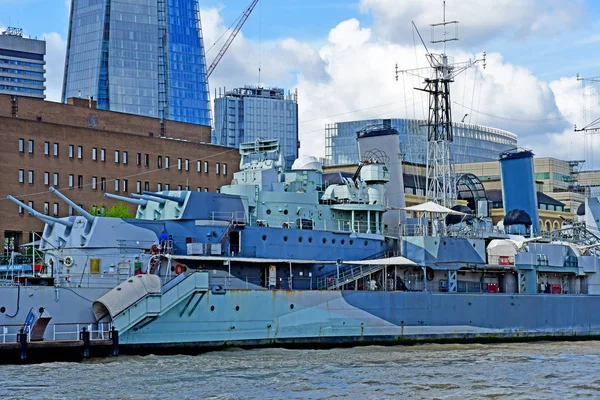 Londra; İngiltere - 5 Mayıs 2019: Thames Nehri Gemisi — Stok fotoğraf