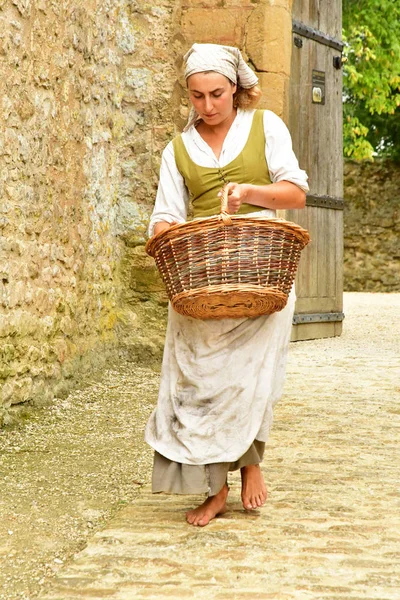 Gletscherspalte en auge; Frankreich - 8. August 2019: historisches Schloss — Stockfoto