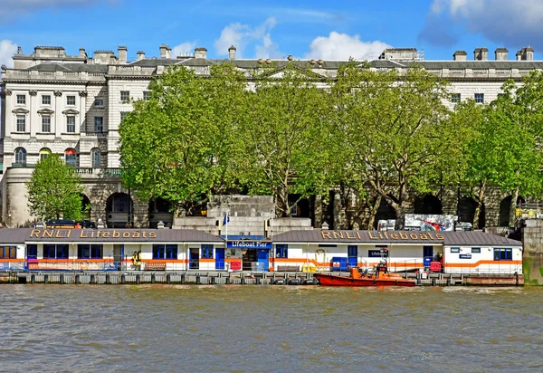 Londra; İngiltere - 5 Mayıs 2019: Thames Nehri Gemisi — Stok fotoğraf