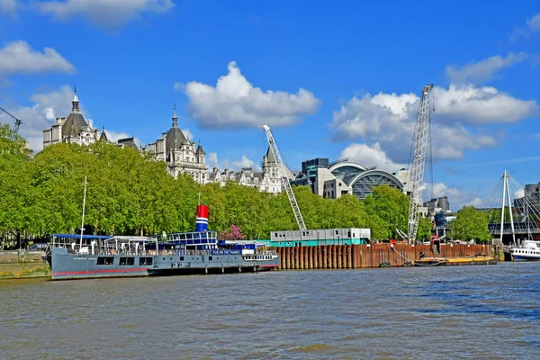 Londra; İngiltere - 5 Mayıs 2019: Thames Nehri Gemisi — Stok fotoğraf
