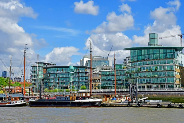 Londra; İngiltere - 5 Mayıs 2019: Thames Nehri Gemisi — Stok fotoğraf