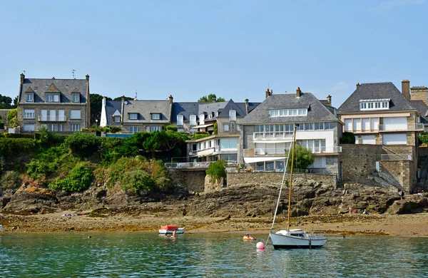 Saint Malo; Frankrijk - 28 juli 2019: wijk Saint Servan — Stockfoto