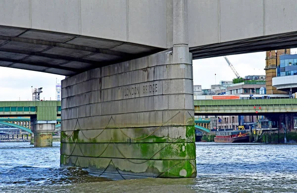 London; Anglia - május 5 2019: Temze folyó körutazás — Stock Fotó