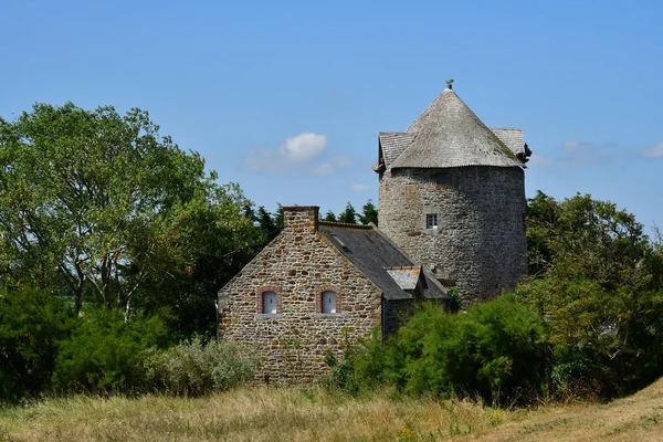 Cherrueix; Francja - 28 lipca 2019: wiatrak — Zdjęcie stockowe