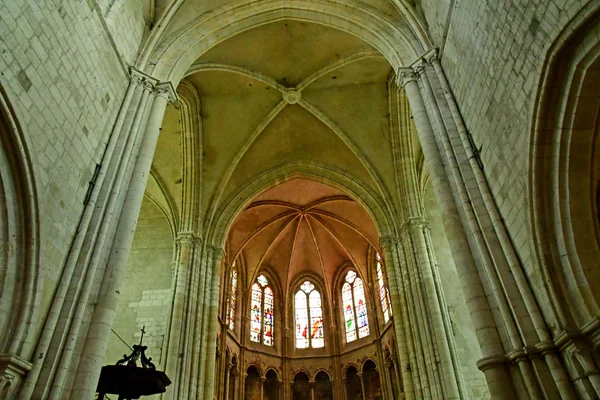 Les Andelys, França - 8 de agosto de 2019: Igreja de Saint Sauveur — Fotografia de Stock