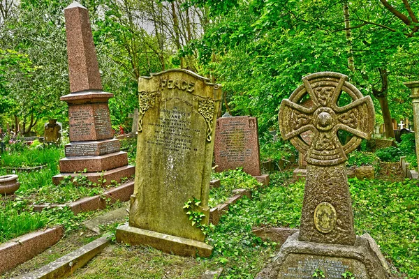 Londres, Inglaterra - 6 de mayo de 2019: Cementerio de Highgate — Foto de Stock