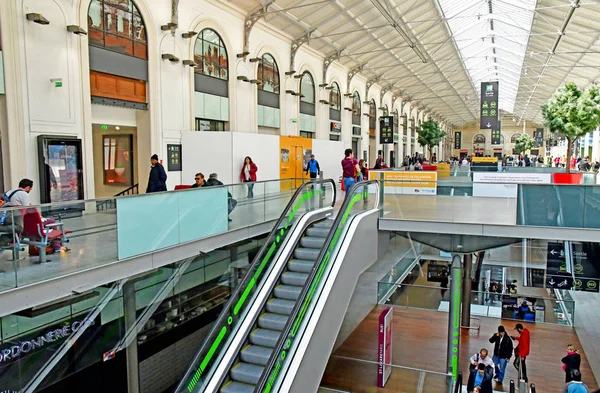 Paris; franz - 1. Mai 2019: die station paris saint lazare — Stockfoto