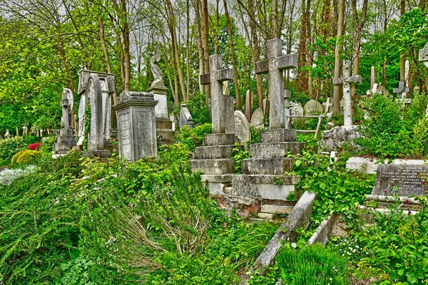 London, England 6 maj 2019: Highgate kirkegård - Stock-foto