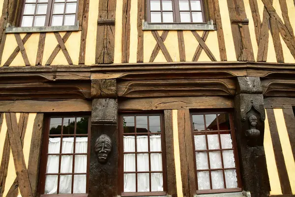 Beuvron en Auge; France - august 8 2019 : picturesque village in — Stock Photo, Image