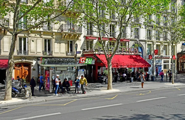 Parijs; Frankrijk - 22 augustus 2019: wijk Montparnasse — Stockfoto