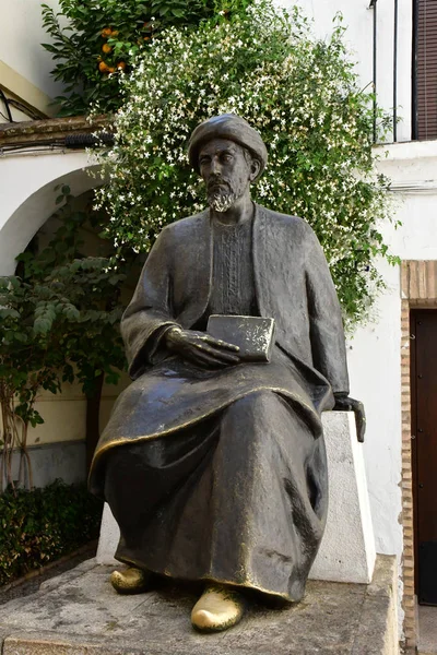 Κόρδοβα; Ισπανία - 28 Αυγούστου 2019: άγαλμα του Μπεν Μαϊμονίδη — Φωτογραφία Αρχείου