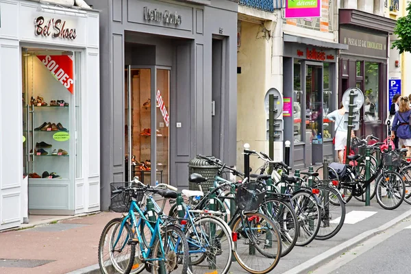 Saint Germain en Laye; Frankrijk - 7 augustus 2019: stad in de zomer — Stockfoto