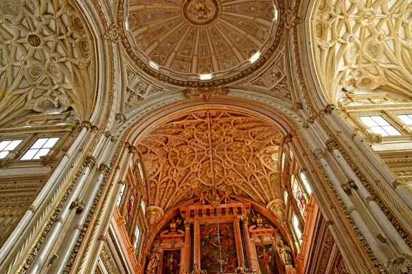 科尔多瓦；西班牙- 2019年8月28日：清真寺大教堂 — 图库照片