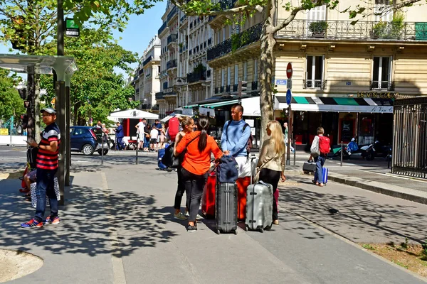 Parijs; Frankrijk - 22 augustus 2019: district Champs Elysees — Stockfoto